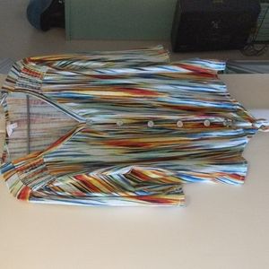 multi colored fun 3x shirt tshirt like material with 3/4 sleeves